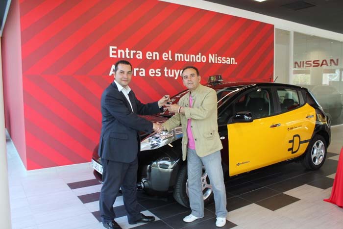 Nissan Leaf taxi barcelona - 700