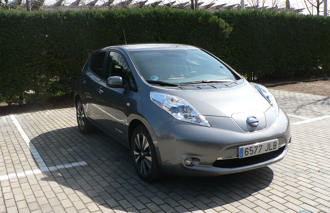 Nissan Leaf 30 kWh-vista lateral delantera