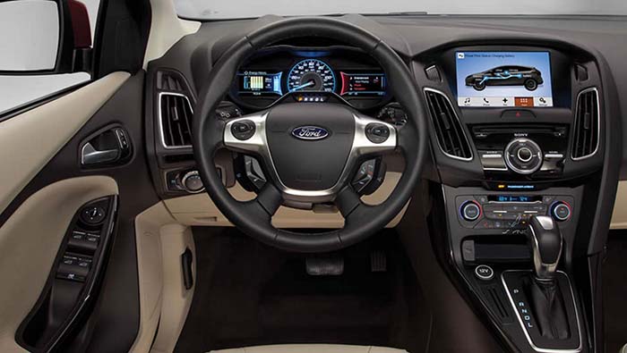 Interior del Ford Focus Eléctrico 2017