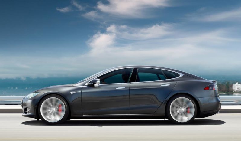 Tesla Model S completo