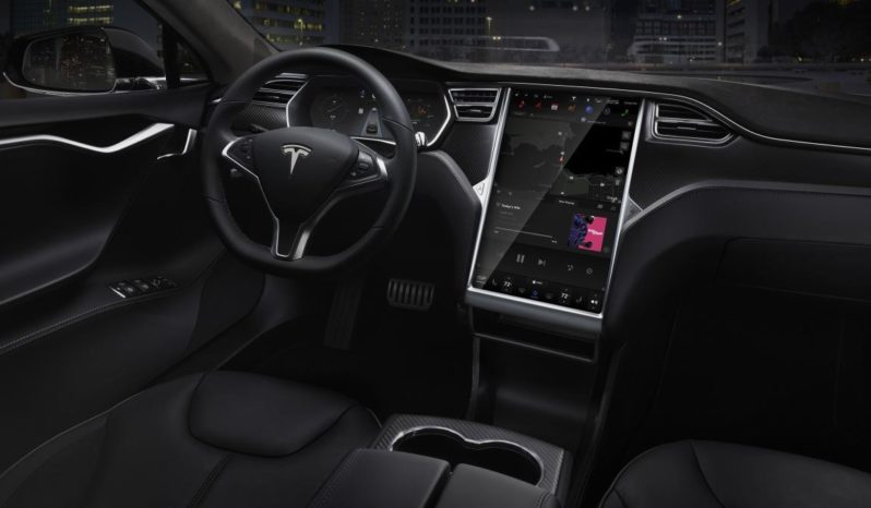 Tesla Model S lleno