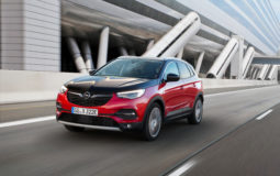 Opel Grandland X Hybrid4
