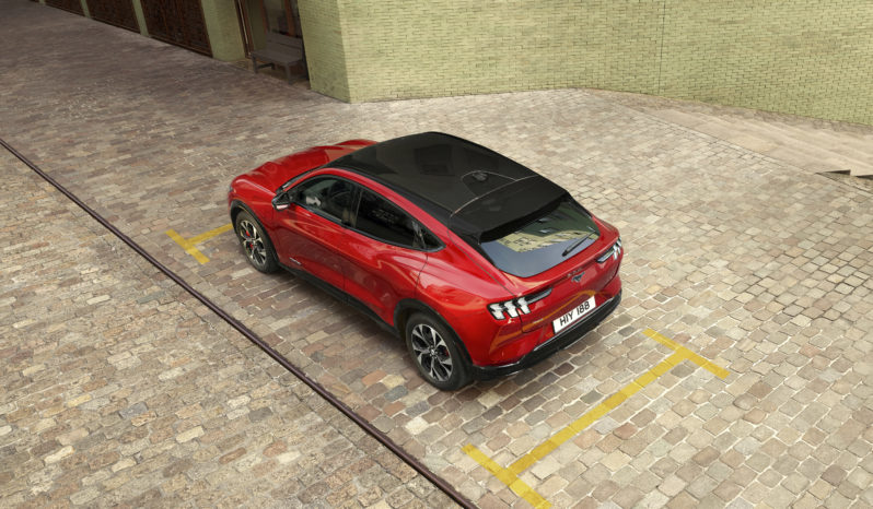 Ford Mustang Mach-E completo