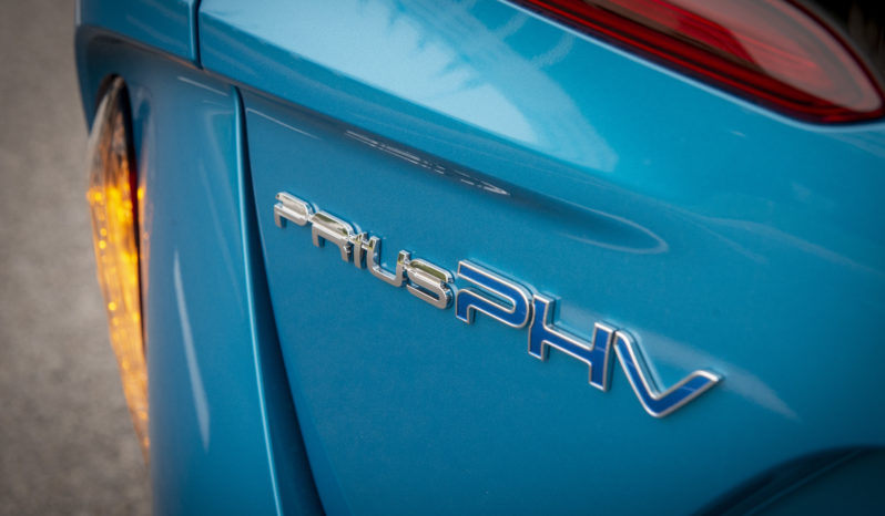 Toyota Prius Plug-in lleno