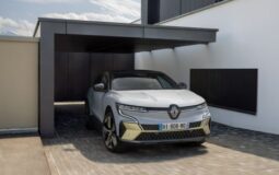 9URBANPICTURESRENAULTMEGANEETECHELECTRIQUEREVEALEMBARGOSEPTEMBER609