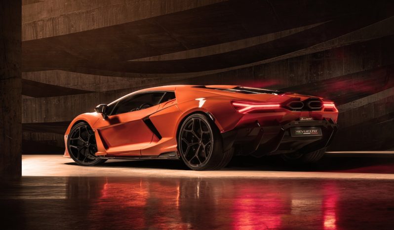 Lamborghini Revuelto lleno