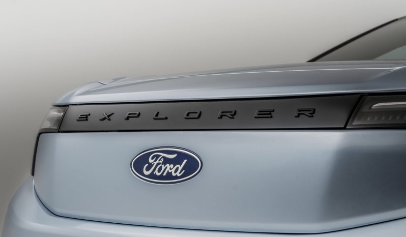 Ford Explorer Eléctrico lleno