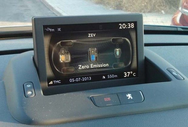 El modo eléctrico del Peugeot 3008 Hybrid4 (VÍDEO 5 de 5) - Movilidad