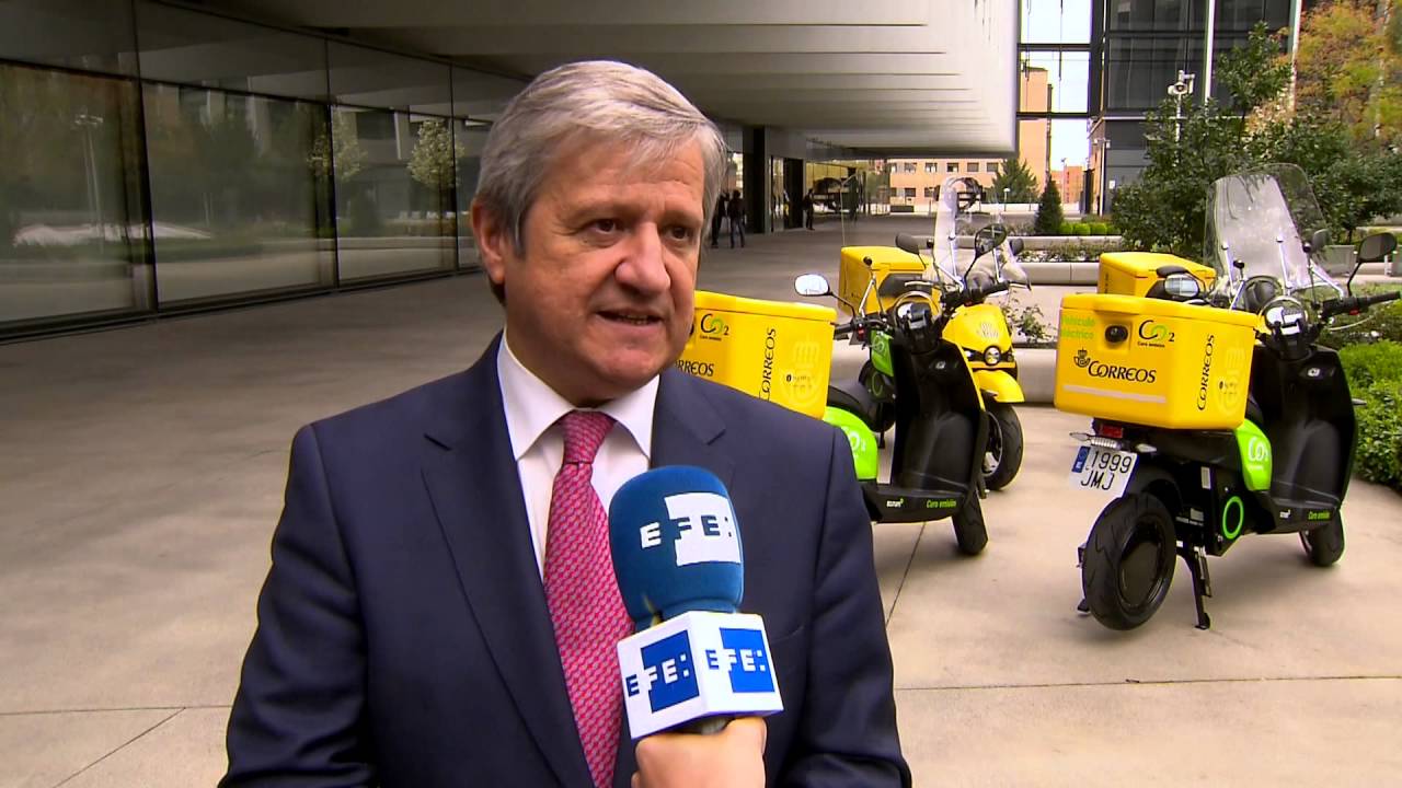 Scutum entrega a CORREOS 100 motos eléctricas (VÍDEO)