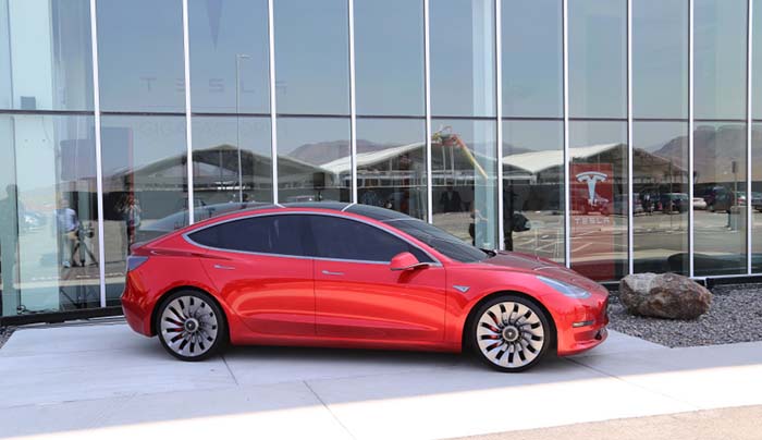 Según versiones, el Model 3 quedaría fuera del ayudas al vehículo eléctrico en Francia