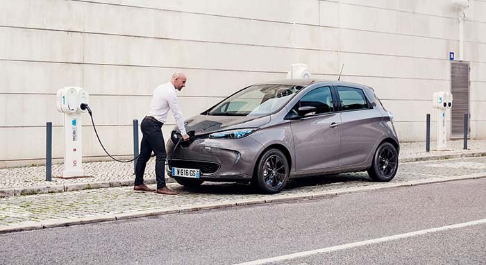 Al ser uno de los coches eléctricos más vendidos, el Renault ZOE acaparará buena parte de las ayudas madrielñas