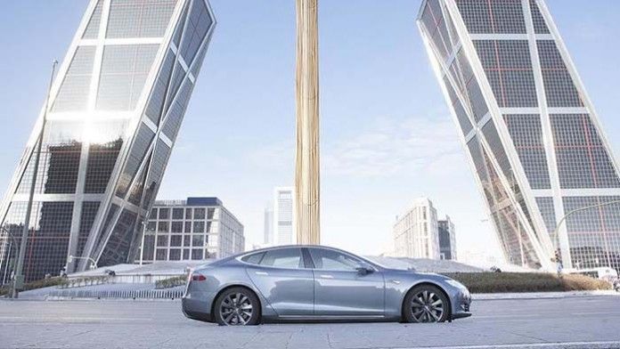 Uber One, alquila un Model S con chófer en Madrid-Foto promocional de Uber