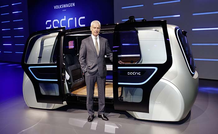 Matthias Müller, CEO de Volkswagen, en la presentación del Sedric