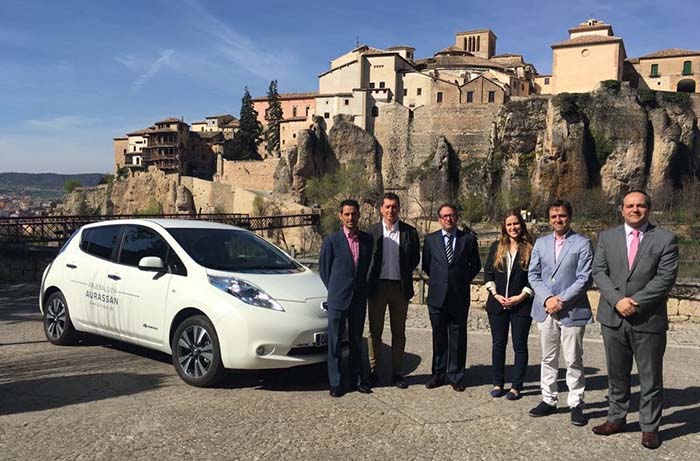 Nissan cede un Leaf al Ayuntamiento de Cuenca