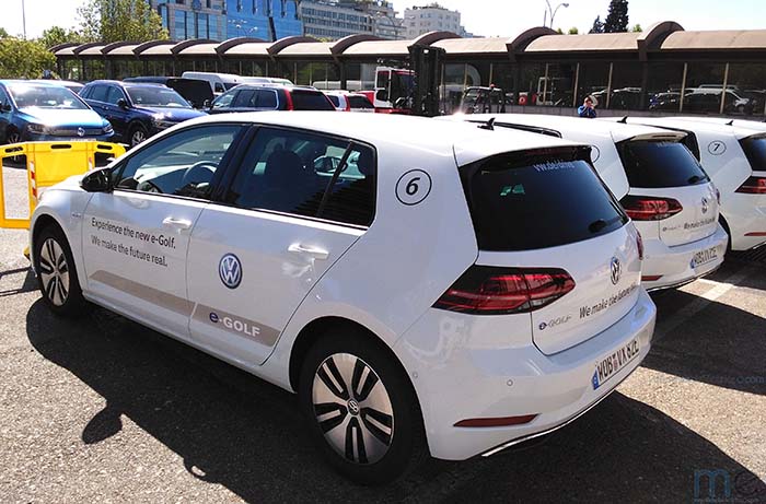 Flota del nuevo Volkswagen e-Golf 2017 en el roadshow de Madrid
