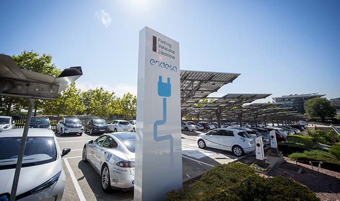 Parking para coches eléctricos en la sede social de Madrid de Endesa - III Plan de Movilidad Sostenible