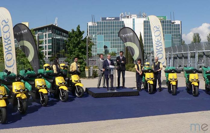 CORREOS presenta en Madrid 200 nuevas motos eléctricas Silence