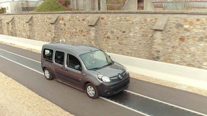 Ensayo de recarga dinámica inalámbrica con el Renault Kangoo Z.E.