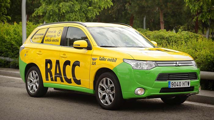 El taller móvil del RACC para coches eléctricos con tecnología de Circontrol
