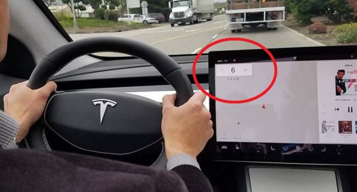 La pantalla central del Tesla Model 3