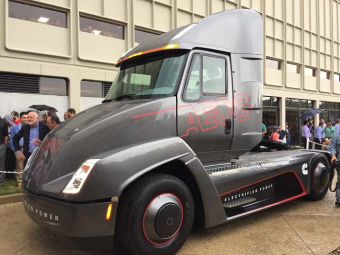 Cummins presenta el Class 7 concept, un camión eléctrico que llegará en 2019