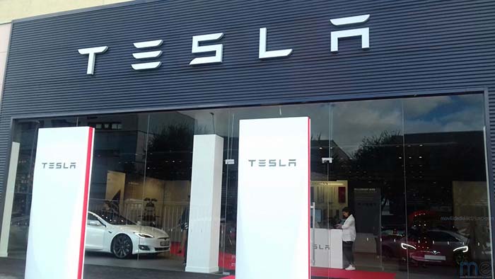 Tesla inaugura su primer Centro de Servicio en España situado en L’Hospitalet