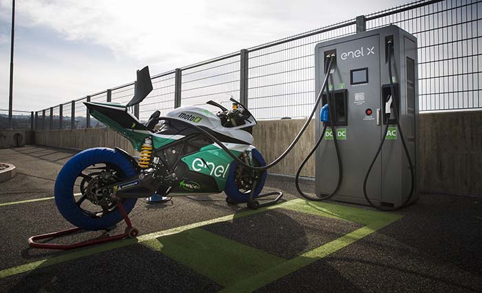 Enel patrocinará la primera competición del mundo de motos cien por cien eléctricas