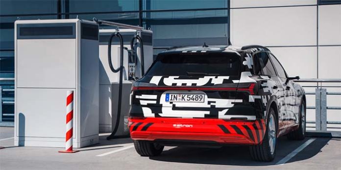 Audi e-tron: 400 kilómetros de autonomía y recarga a 150 kW