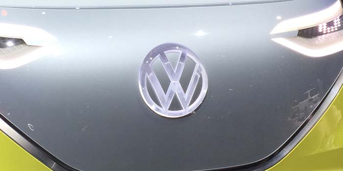 Logotipo de Volkswagen presentado en los concept de la familia eléctrica I.D.