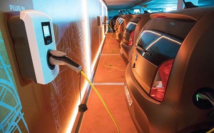 SEAT pone en marcha una prueba piloto de carsharing eléctrico con el eMii