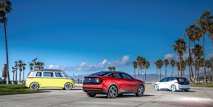 Tres de los cuatro modelos ed la nueva familia eléctrica ID de Volkswagen