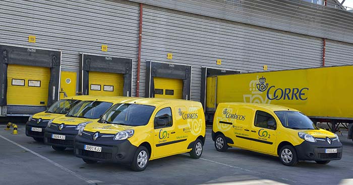 Renault entrega una flota de Renault Kangoo ZE y Renault ZOE a Correos