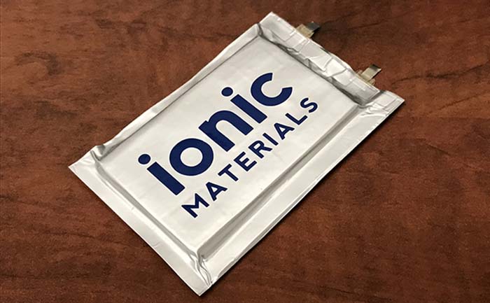 Ionic Materials logra 65 millones de dólares para el desarrollo de baterías de estado sólido
