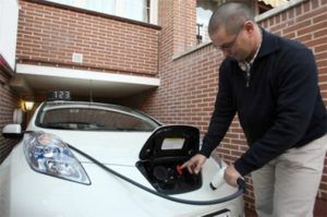 Brubaker Nissan y su Leaf