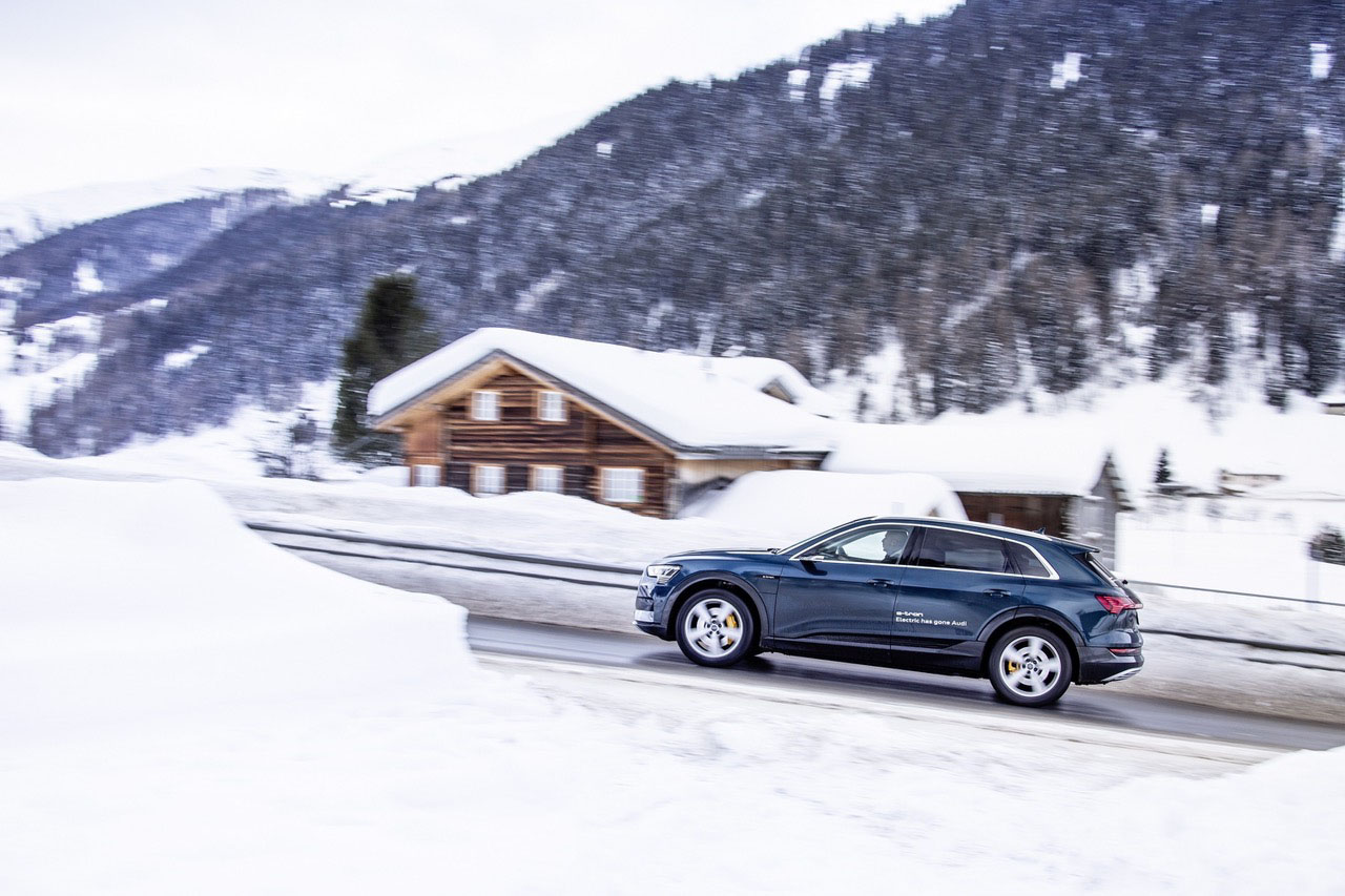 Audi provee con 50 e-tron la flota oficial de Davos