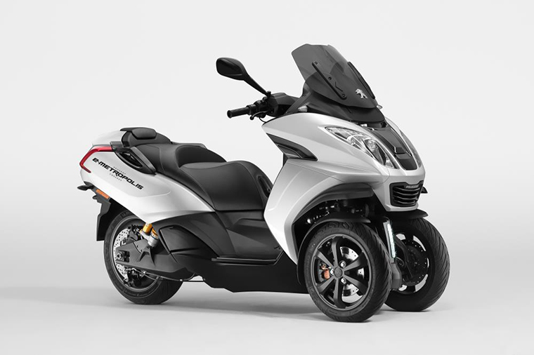 E-Metropolis, la versión eléctrica del scooter de tres ruedas de Peugeot Motocycles