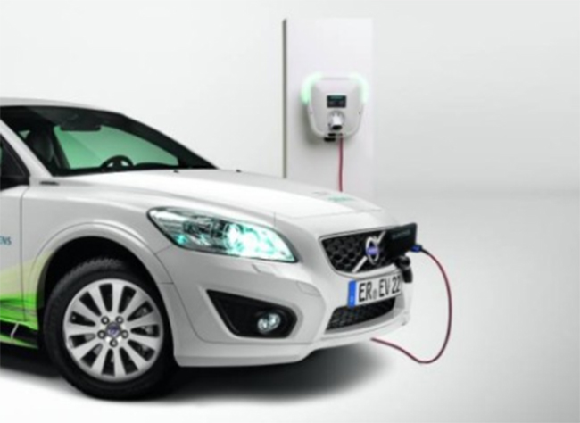El Plan MOVES destina las ayudas a la adquisición de vehículos eficientes, especialmente eléctricos, y a la instalación de puntos de carga. Foto: Siemens