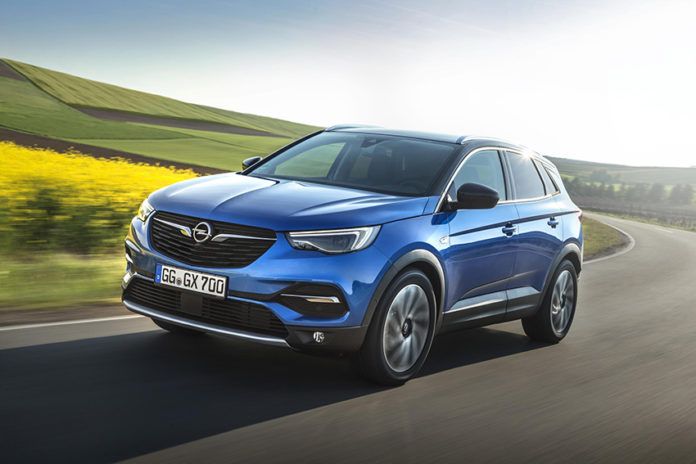 A primeros de año llegará el Opel Grandland X híbrido enchufable,