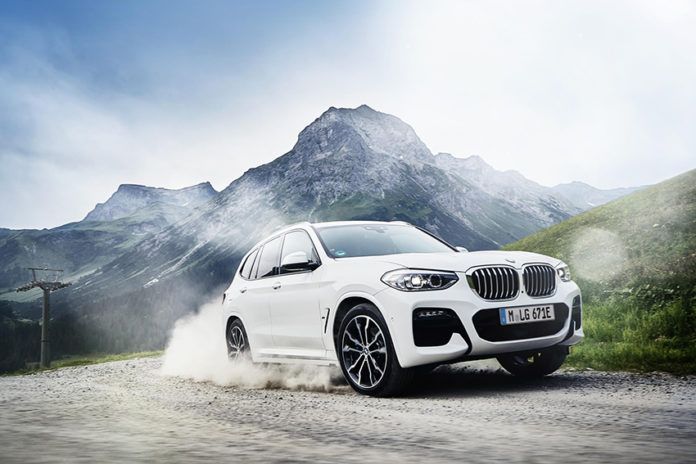 Nuevo BMW X3 xDrive30e, en versiones PHEV y eléctrica.