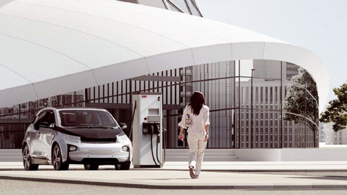 abb_elatec ABB y Elatec facilitarán el pago de la recarga de los vehículos eléctricos desde un dispositivo Apple o Android.