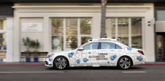 Bosch y Mercedes lanzan su proyecto de conducción automatizada para transporte de viajeros en San José (EEUU).