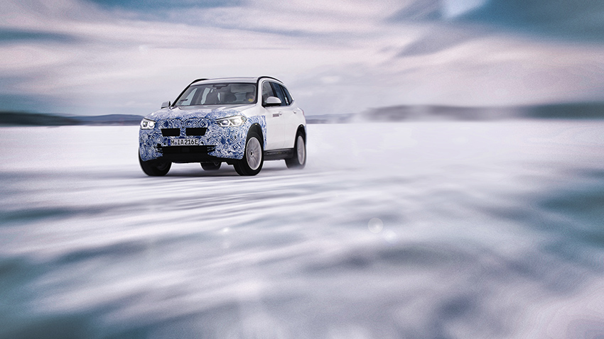 SAV BMW iX3 durante las pruebas de invierno en el Ártico.