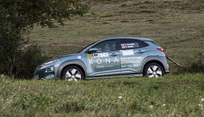 Txema de Foronda y Pilar Rodas - Hyundai Kona EV-, ostentan el título de vencedores de la pasada edición del Campeonato de España de Energías Alternativas, en la categoría de VE. Txema de Foronda y Pilar Rodas - Hyundai Kona EV-, ostentan el título de vencedores de la pasada edición del Campeonato de España de Energías Alternativas, en la categoría de VE.