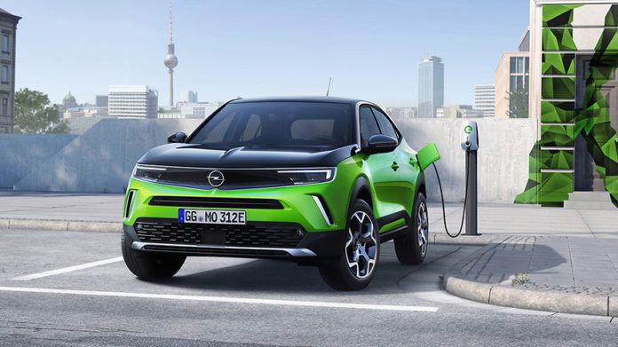 El nuevo y divertido Opel Mokka-e llegará con dos nuevos niveles de acabado: Ultimate y GS Line.