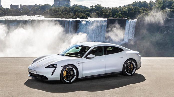 El Porsche Taycan ha sido nombre el coche 