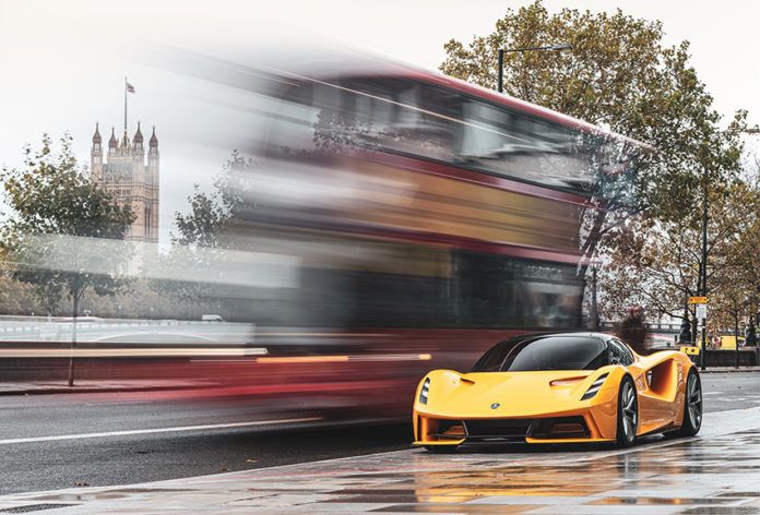 Nuevas imágenes del hiperdeportivo Lotus Evija tomadas en Londres.