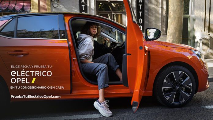 El nuevo servicio de la marca te acerca cualquier Opel electrificado a tu domicilio para que lo puedas probar.