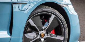Neumático Pirelli para el Porsche Taycan. Foto: Autocar.