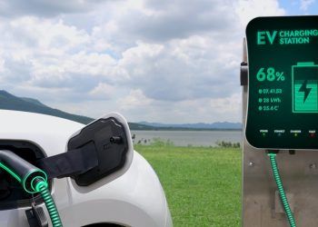 Cinco consejos para alargar la autonomía de un coche eléctrico aunque apriete el calor
