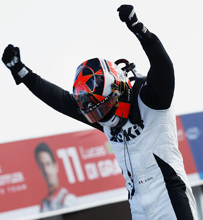 Norman Nato (FRA), Venturi Racing, celebra la victoria de la carrera final de la séptima temporada de la Fórmula E.